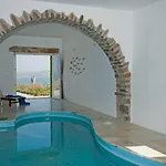 Aeolos With 2 Private Pools *